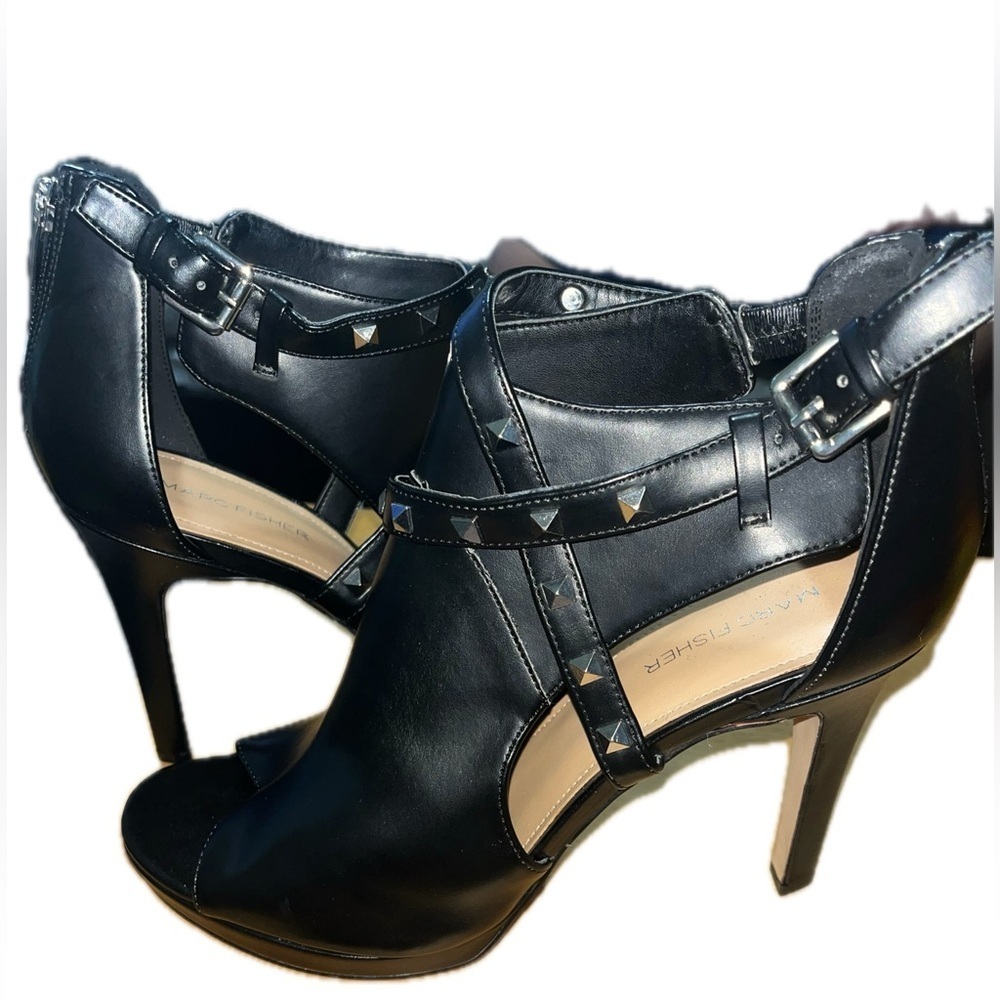 Marc Fisher Womens Heels with Silver Studs Zip up Backs sz 10M used